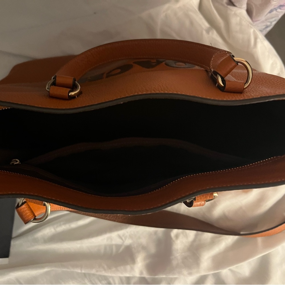 COACH LIKE NEW ZIPPER BAG